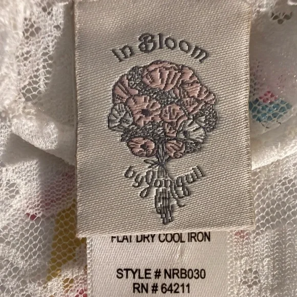 Pink vintage slip and white lacy robe w/ ribbon tie. L - Picture 3 of 9